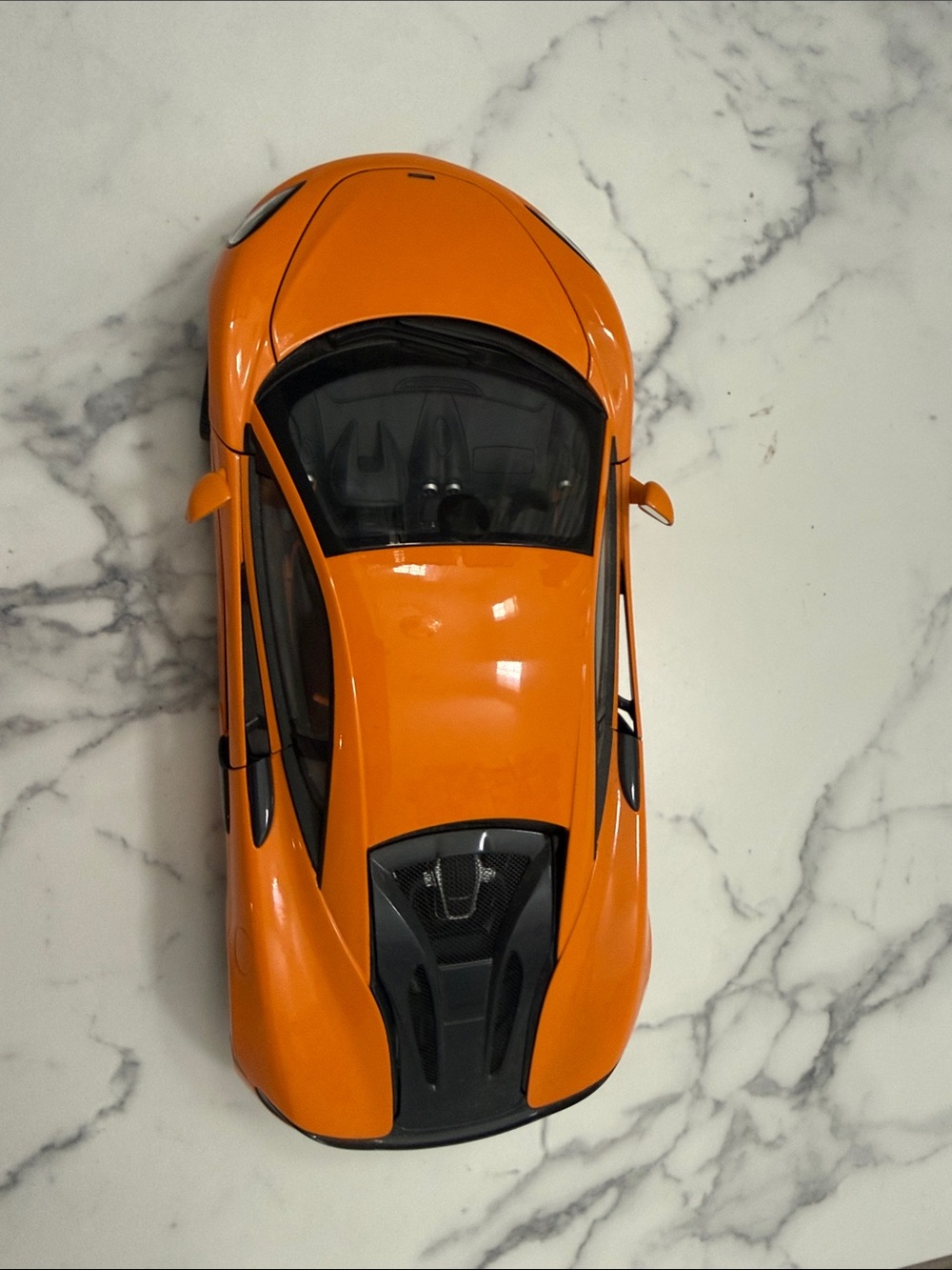 McLaren 570S Orange 1:18 Scale Diecast Model Car – 23 cm